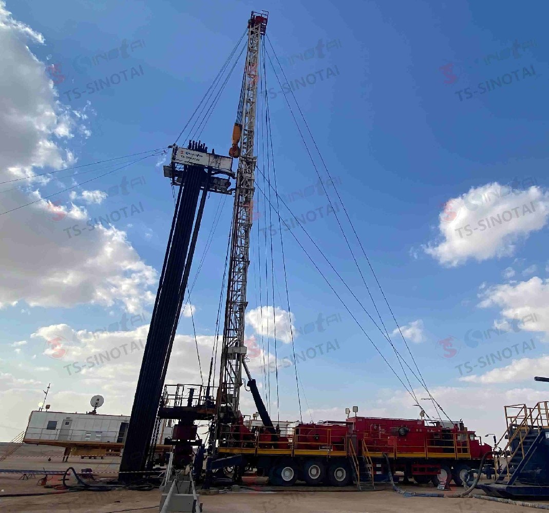 What is no guy-line workover rig