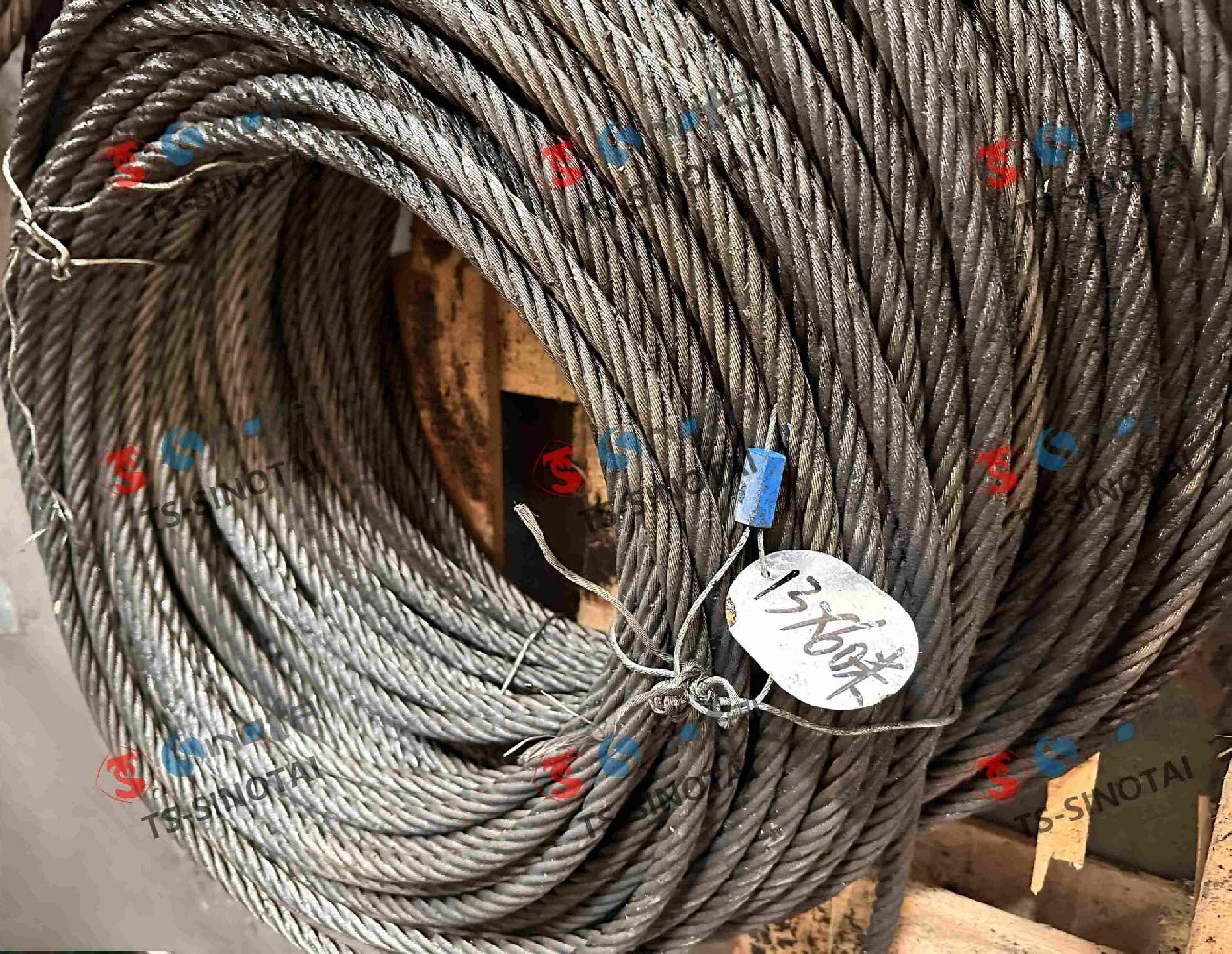 What is no guy-line workover rig